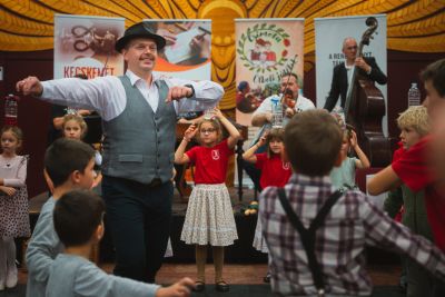 Mikulás-napi táncház